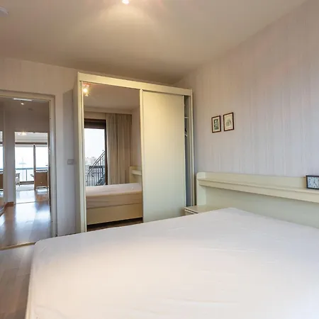 公寓 With Spacious Living